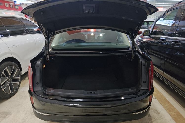 Used Hongqi E-QM5 2023 Base Travel Edition