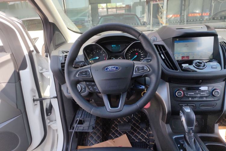 Used Ford Kuga 2018 EcoBoost 180 Two-Wheel-Drive Platinum Edition
