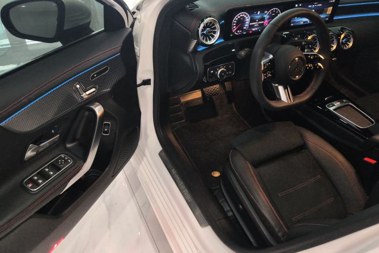 Used Mercedes-Benz A-Class 2025 A 200 L Fashion Model
