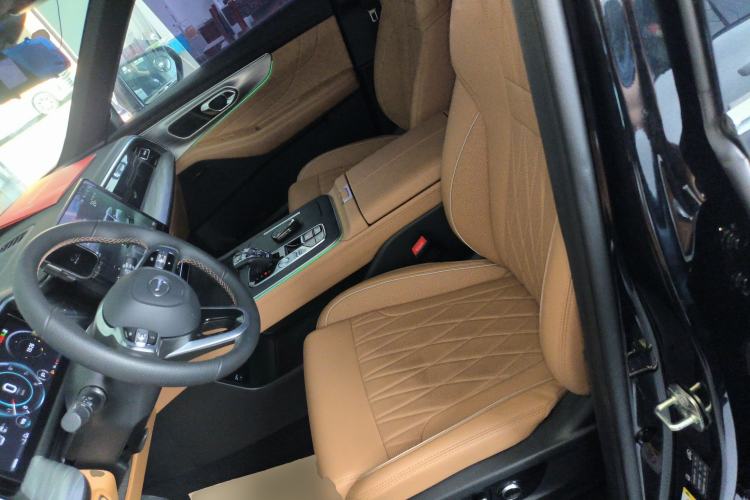 Used GAC Trumpchi GS8 2025 Linghang Series 2.0 TGDI Two-Wheel-Drive Luxury Edition 5 Seats