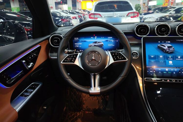 Used Mercedes-Benz GLC 2023 Facelift GLC 260 L 4MATIC Dynamic Version 5 Seats Steering Wheel