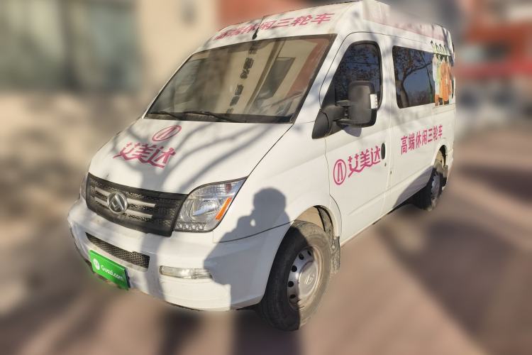 Used SAIC MAXUS Xintu V80 2023 2.0T Manual Classic Aoyuntong Short Wheelbase Mid-Roof 5/6-Seater