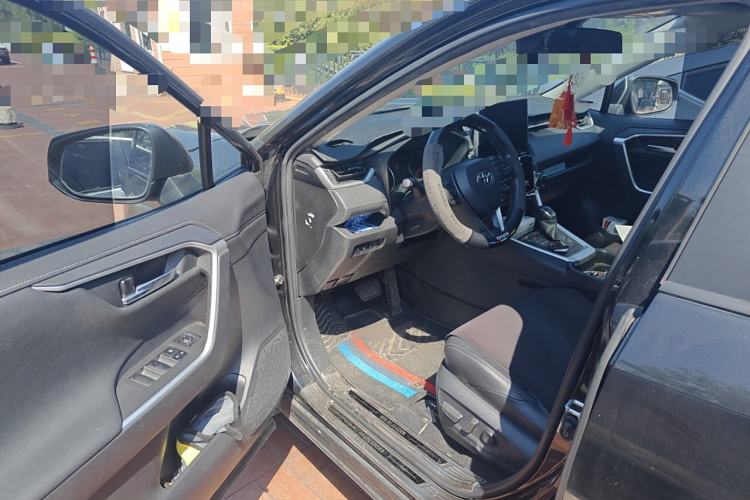 Used Toyota Wildlander 2021 2.0L CVT 4x4 Luxury Edition Driver Seat