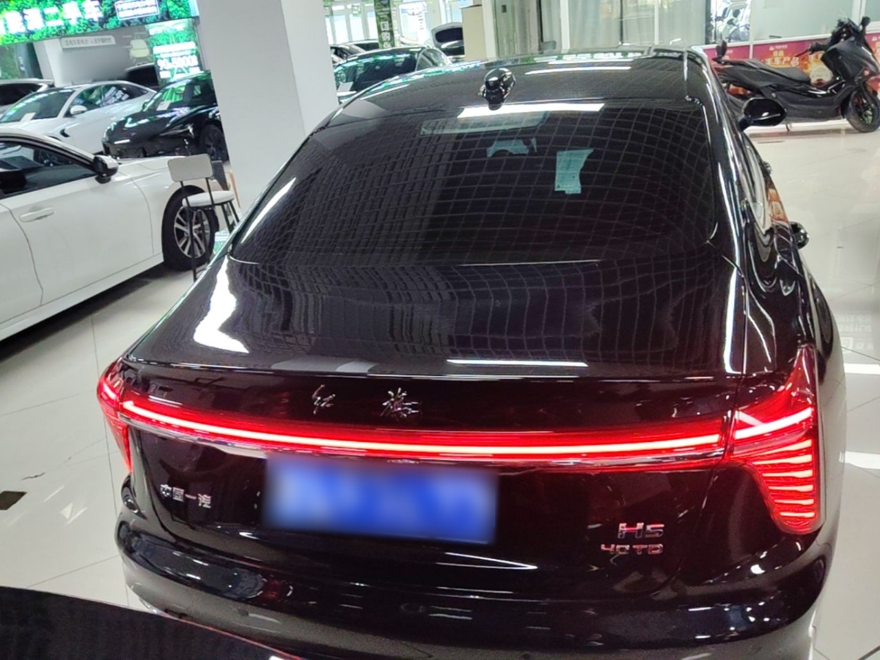 Hongqi H5 2025 2.0T Automatic Flag Edition – 500 000 Units Commemorative Version — снимка 5