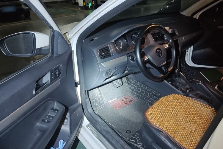 Used Volkswagen Lavida 2017 1.6L Automatic Comfort Edition
