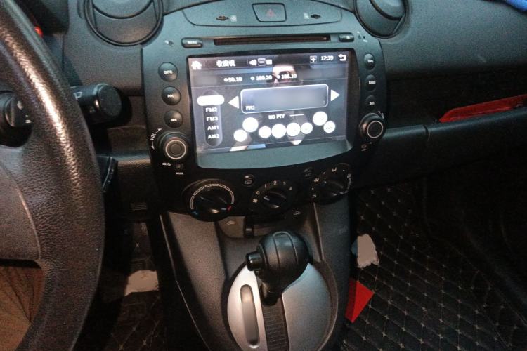 Used Mazda Mazda 2 2012 Hatchback Xuan Dong 1.3L Automatic Standard Edition