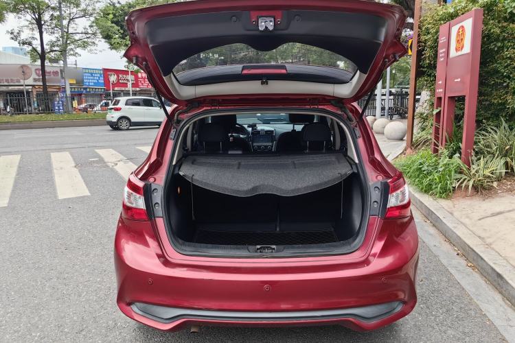 Used Nissan Tiida 2016 1.6L CVT Cool Dynamic Edition Exterior 8