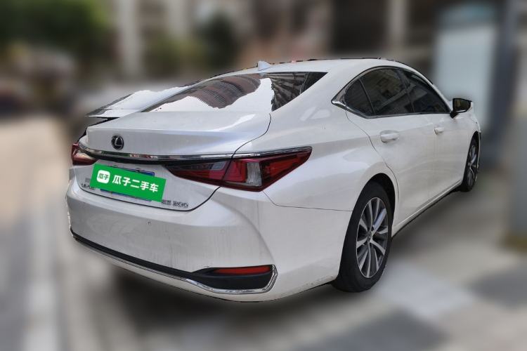 Used Lexus ES 2018 200 Excellence Edition China VI Standard

