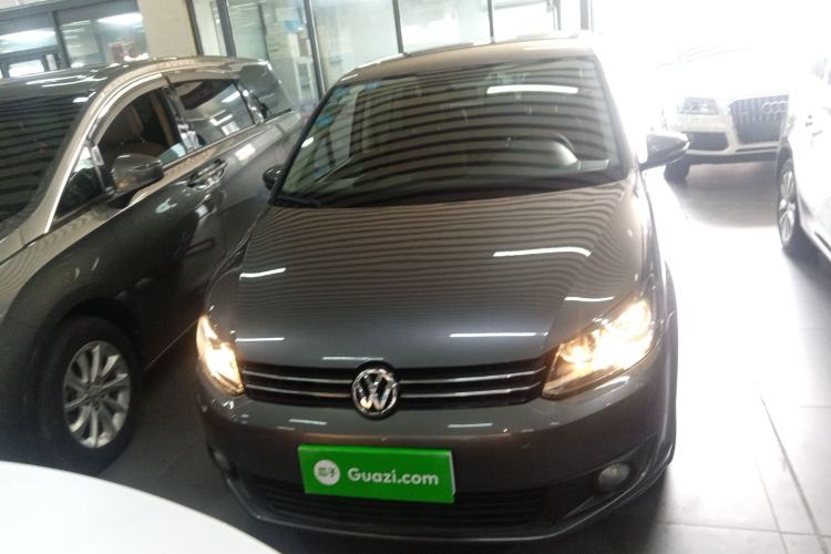 Used Volkswagen Touran 2015 1.4T Manual Fashion Edition 5-Seater Front