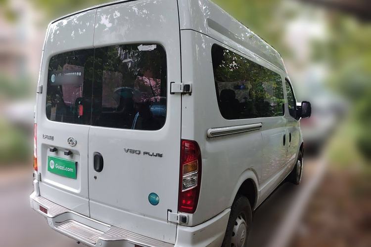 Used SAIC MAXUS Xintu V80 2019 2.0T Plus 6-Speed Manual – Aoyuntong Short Wheelbase Mid-Roof Design 5/6-Seater
