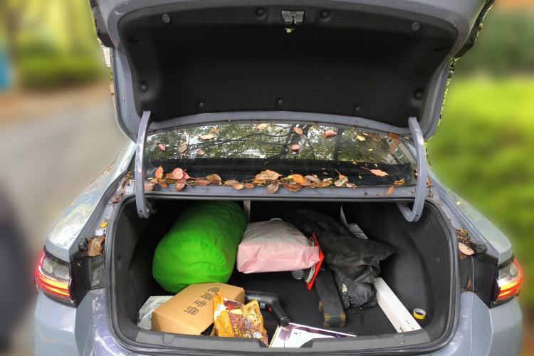 Used Geely Auto Preface 2024 Zhiqing 1.5TD Tiangong Edition Trunk