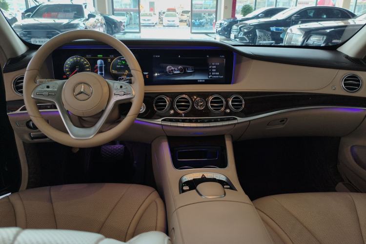 Used Mercedes-Benz S-Class 2019 S 320 L Center Console