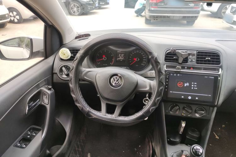 Used Volkswagen Polo 2014 1.4L Manual Fashion Edition
