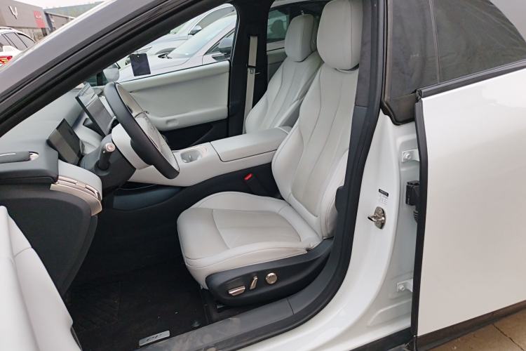 Used XPeng P7+ 2024 Long-Range Max Left Front Seat