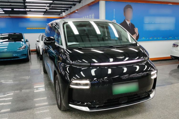 Used Geely Galaxy LEVC L380 2024 100 kWh 6-Seater Two-Wheel Drive Air
