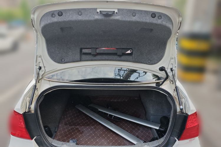 Used BMW 3 Series 2011 320i Luxury Edition Trunk