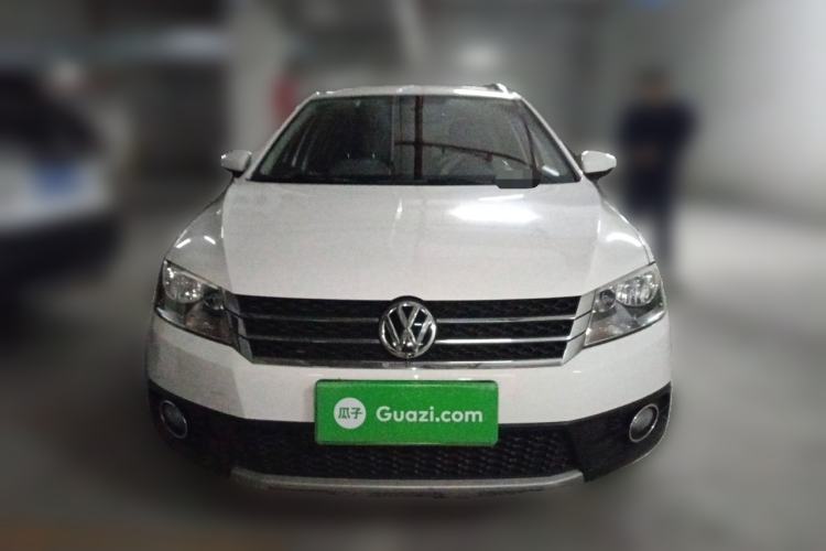 Used Volkswagen Cross Lavida 2014 1.6L Automatic
