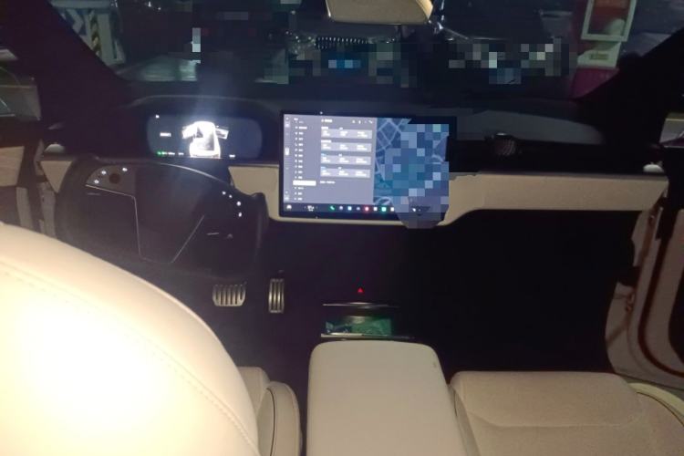 Used Tesla Model X 2023 Three-Motor All-Wheel-Drive Plaid Version Center Console