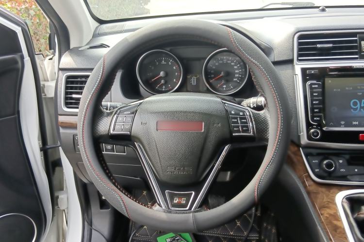 Used Haval H6 2015 Revised Version Sport Edition 1.5T Manual Transmission Two-Wheel Drive Elite Grade