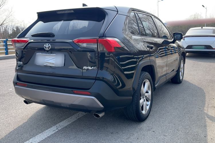 Used Toyota RAV4 2022 2.0L CVT Two-Wheel Drive Fashion Plus Edition