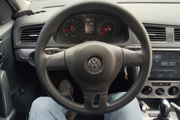 Used Volkswagen Lavida 2013 Revised Classic 1.6L Automatic Fashion Edition