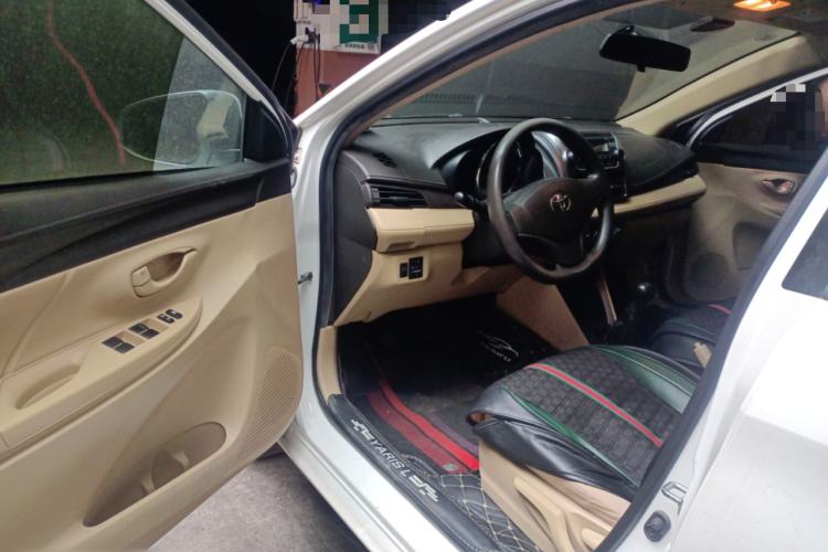 Used Toyota YARiS L Zhi Xuan 2014 1.3E Manual Charm Edition Interior 3