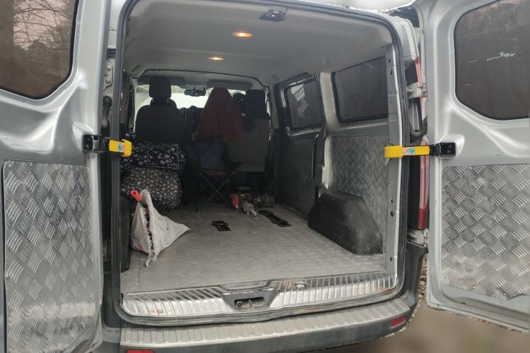 Used Ford Transit 2017 2.0T Diesel Multi-Purpose Commercial Vehicle Short Wheelbase Low Roof China V Standard
