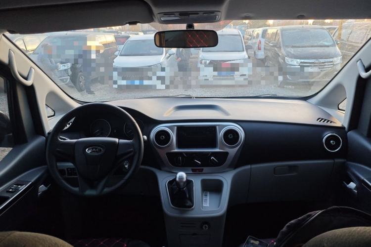 Used JAC Refine M3 2025 PLUS 1.8L Manual Classic Edition 7 Seats
