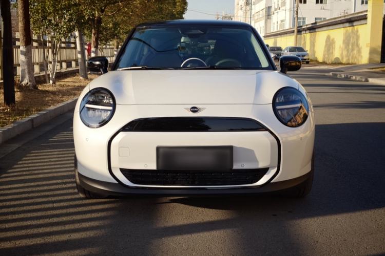 Used MINI Electric MINI COOPER 2025 Model Facelift 466km COOPER E Classic Style