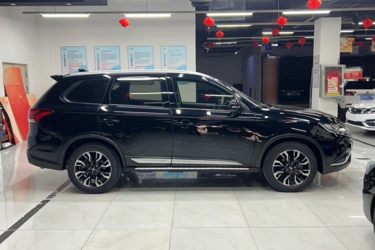 Used Mitsubishi Outlander 2019 2.0L Two-Wheel Drive Comfort Edition 5 Seats China V Standard