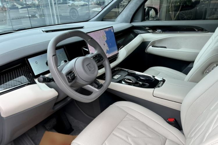 Used Zeekr 009 2024 Six-Seat Executive Version 4WD 108 kWh
