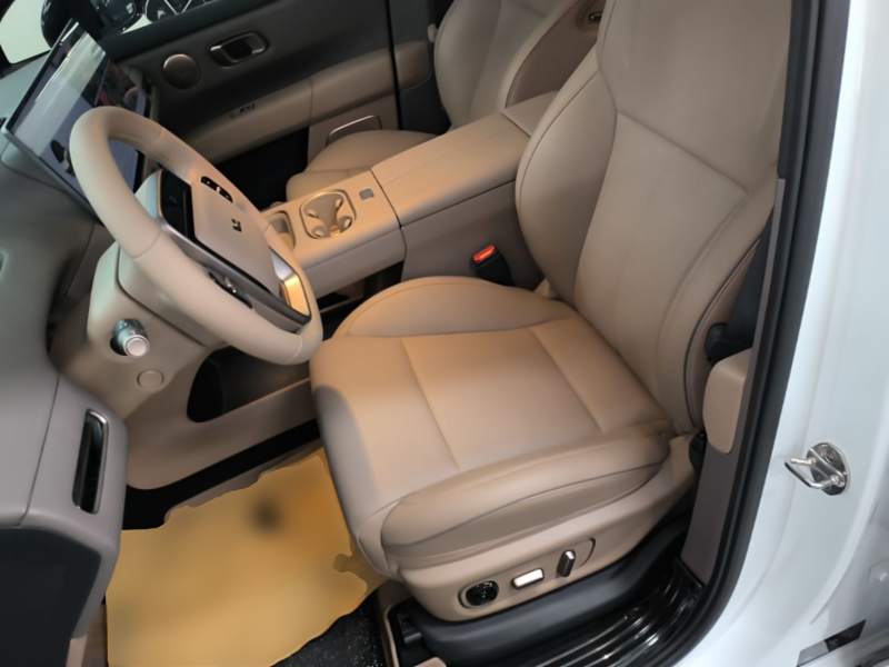 Used Li Auto i6 2025 Model Four-Wheel-Drive Standard Type — 14