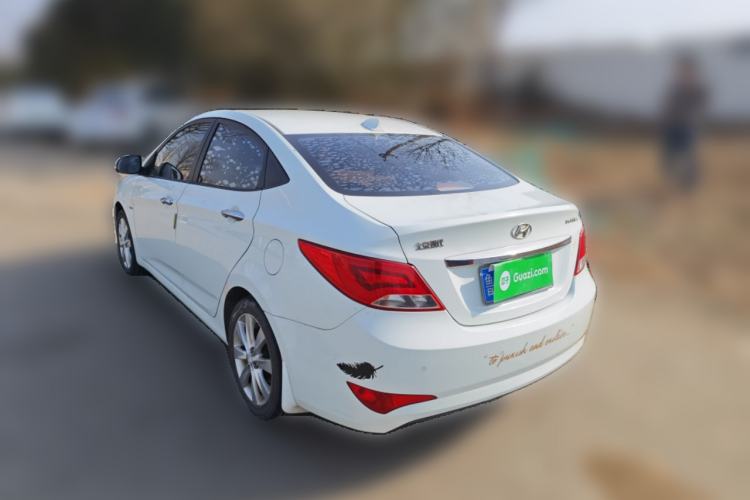 Used Hyundai Verna (older generation) 2014 1.4L Manual Top-Tier Model TOP