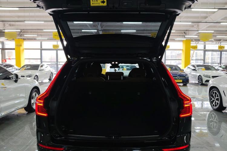 Used Volvo XC60 2022 B5 4x4 Zhiyi Luxury Edition