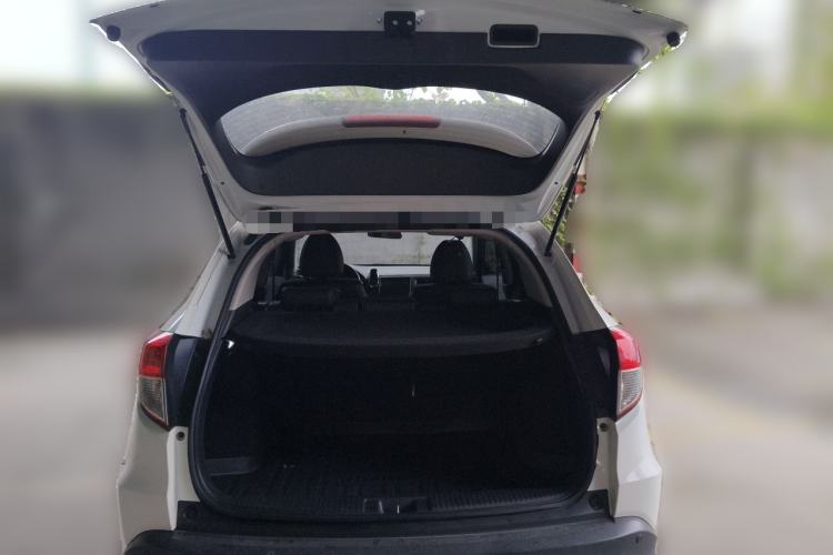 Used Honda Vezel 2020 1.5L CVT Pioneer Edition Trunk