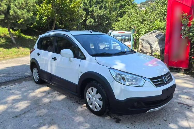 Used Venucia R50X 2015 1.6L Manual Trend Edition
