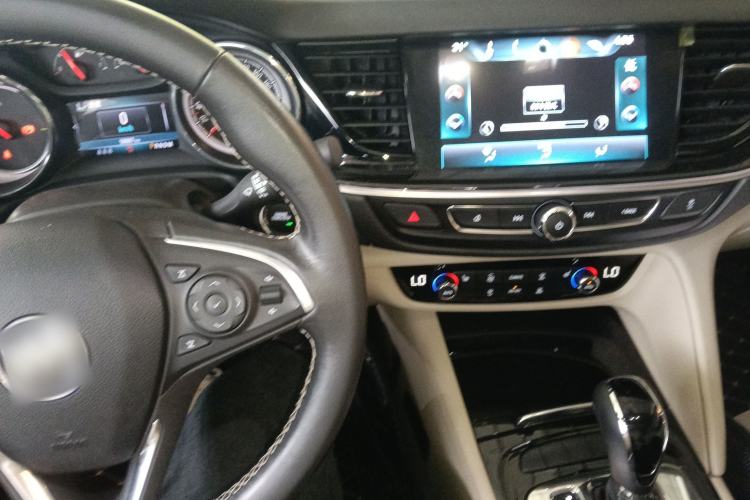 Used Buick Regal 2017 30H Elite Version Center Console