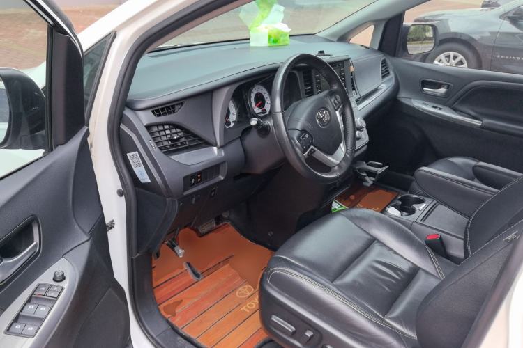 Used Toyota Sienna 2016 3.5L Two-Wheel Drive 7-Seater Parallel Import