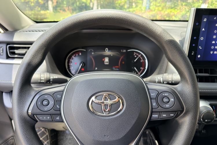 Used Toyota RAV4 2022 2.0L CVT 4x4 Fashion Edition Interior 5