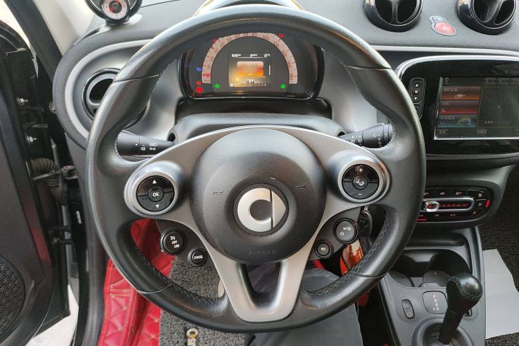 Used smart forfour 2018 0.9T 66 kW Pioneer Edition