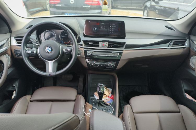 Used BMW X1 2022 sDrive25Li Leading Model Center Console