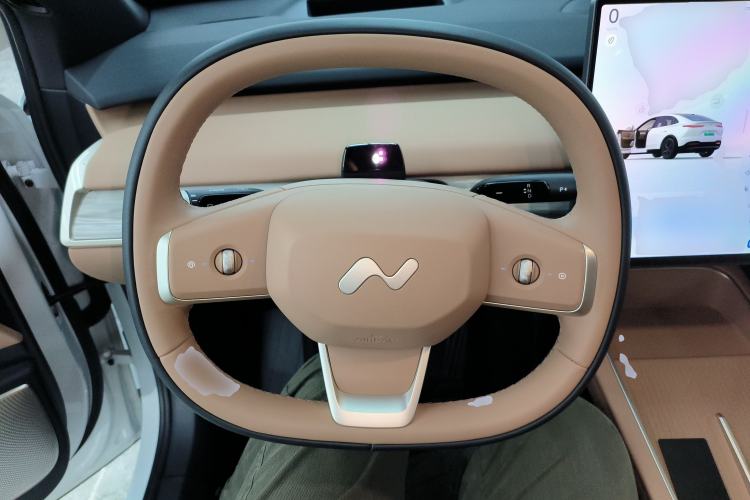 Used ONVO L60 2025 Model—60 kWh Rear-Wheel-Drive Version Steering Wheel