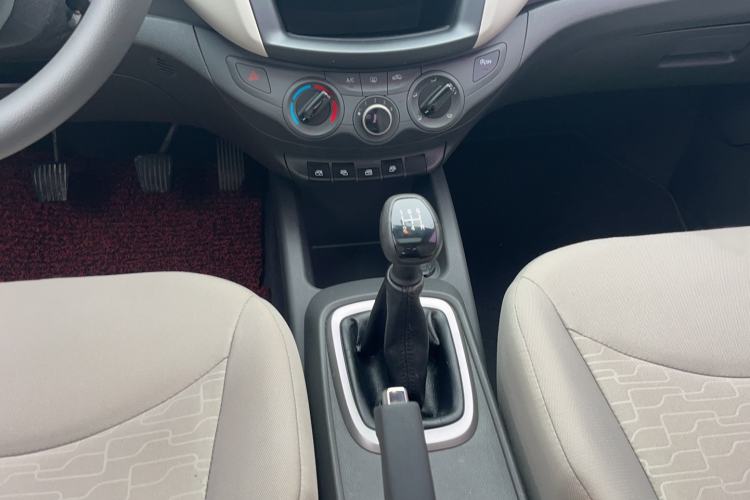 Used Chevrolet Sail 2015 Sail 3 1.5L Manual with Ideal Sunroof Edition Gear Lever