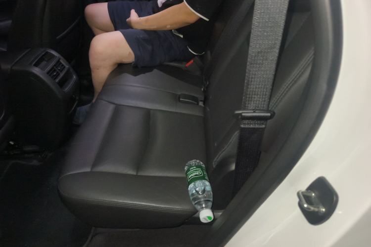 Used Cadillac XT5 2018 25T Luxury Model Left Rear Seat