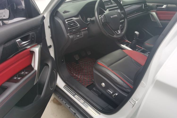 Used Haval H2 2018 Blue Label 1.5T Manual Two-Wheel Drive Luxury Model Interior 1