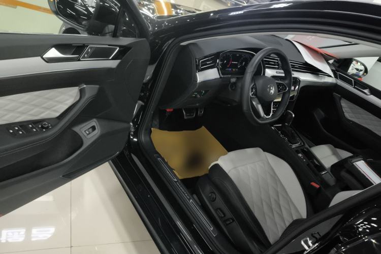 Used Volkswagen Magotan 2023 2 Million Units Commemorative Edition 330TSI DSG Luxury Version Driver Seat