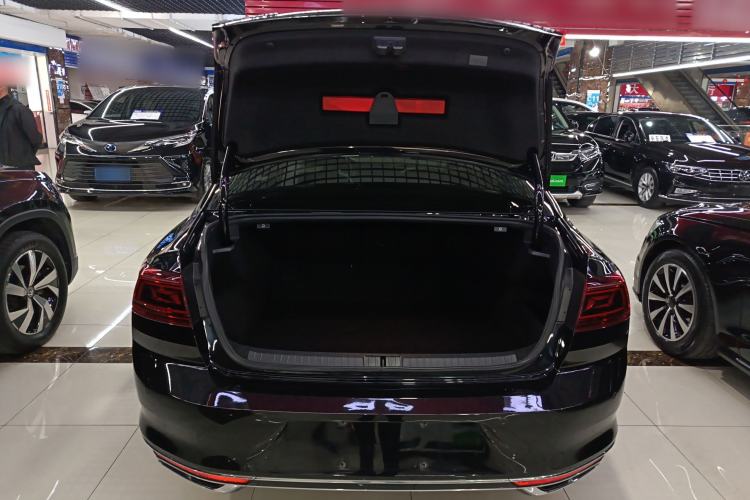 Used Volkswagen Magotan 2023 2 Million Units Limited Edition 330TSI DSG Leading Version Trunk