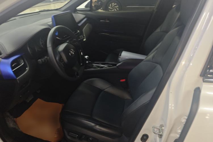 Used Toyota C-HR 2020 2.0L Luxury Edition Left Front Seat