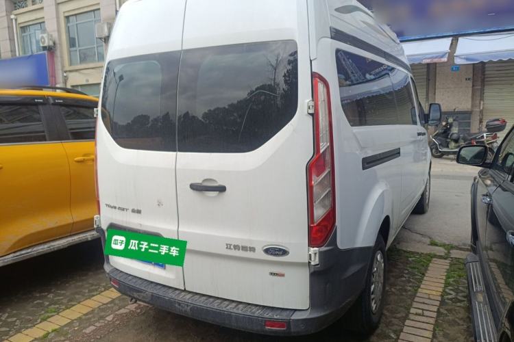 Used Ford Transit 2017 2.0T Diesel Van Mid-Chassis Mid-Roof China V Standard