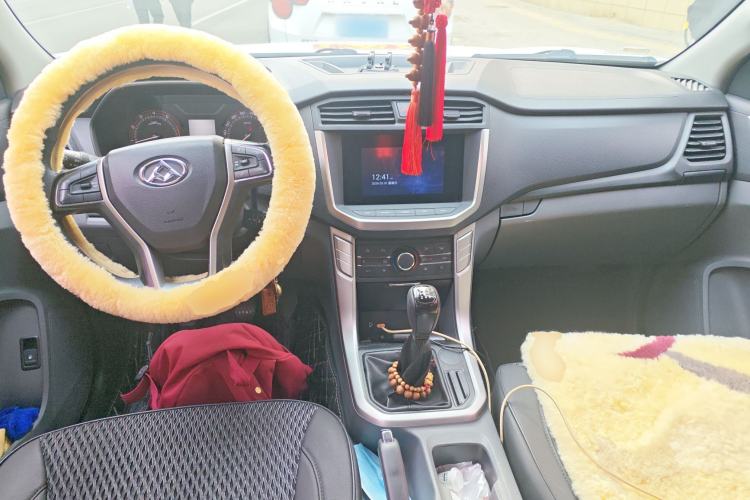 Used SAIC MAXUS T60 2017 2.4L Gasoline Manual Transmission Two-Wheel Drive High Ground Clearance Comfort Edition Standard Cabin
